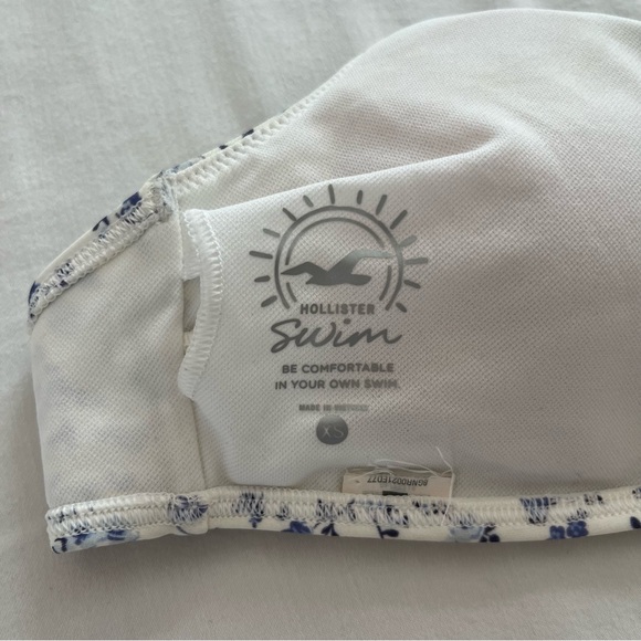 Hollister One Shoulder Blue and White Floral Bikini Top - Picture 3 of 3